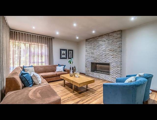 4 BEDROOM HOUSE FOR SALE IN DOWERGLEN EXT 5